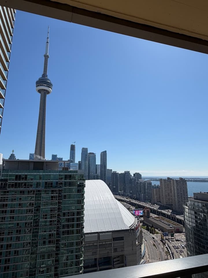Cn Tower & Lake Views | Downtown - Toronto