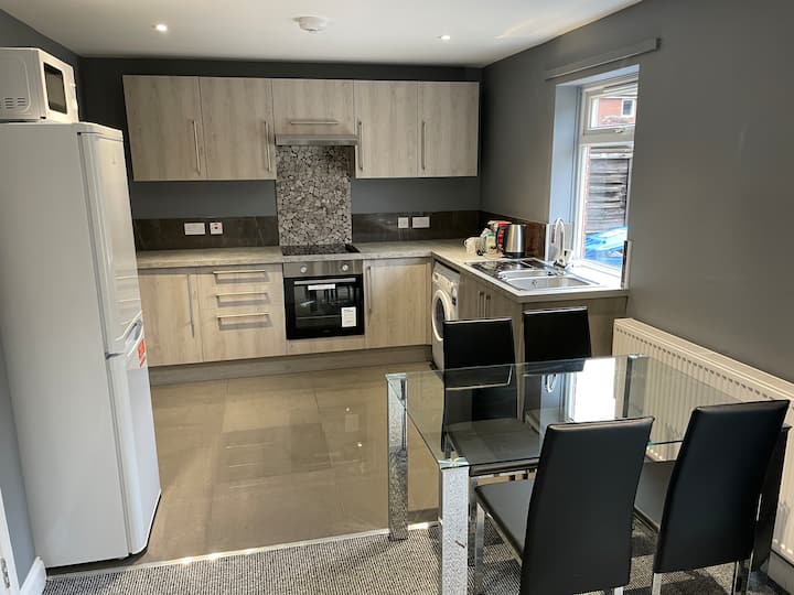 4 Bed 2 Bath House Ideal For Workers - Norwich