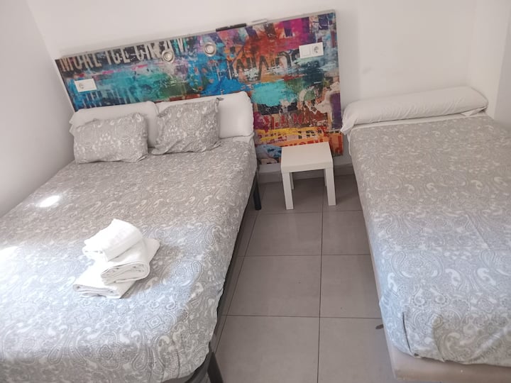 Hostal Privatizado Céntrico Para Grupos 7 Rooms - Rincón de la Victoria