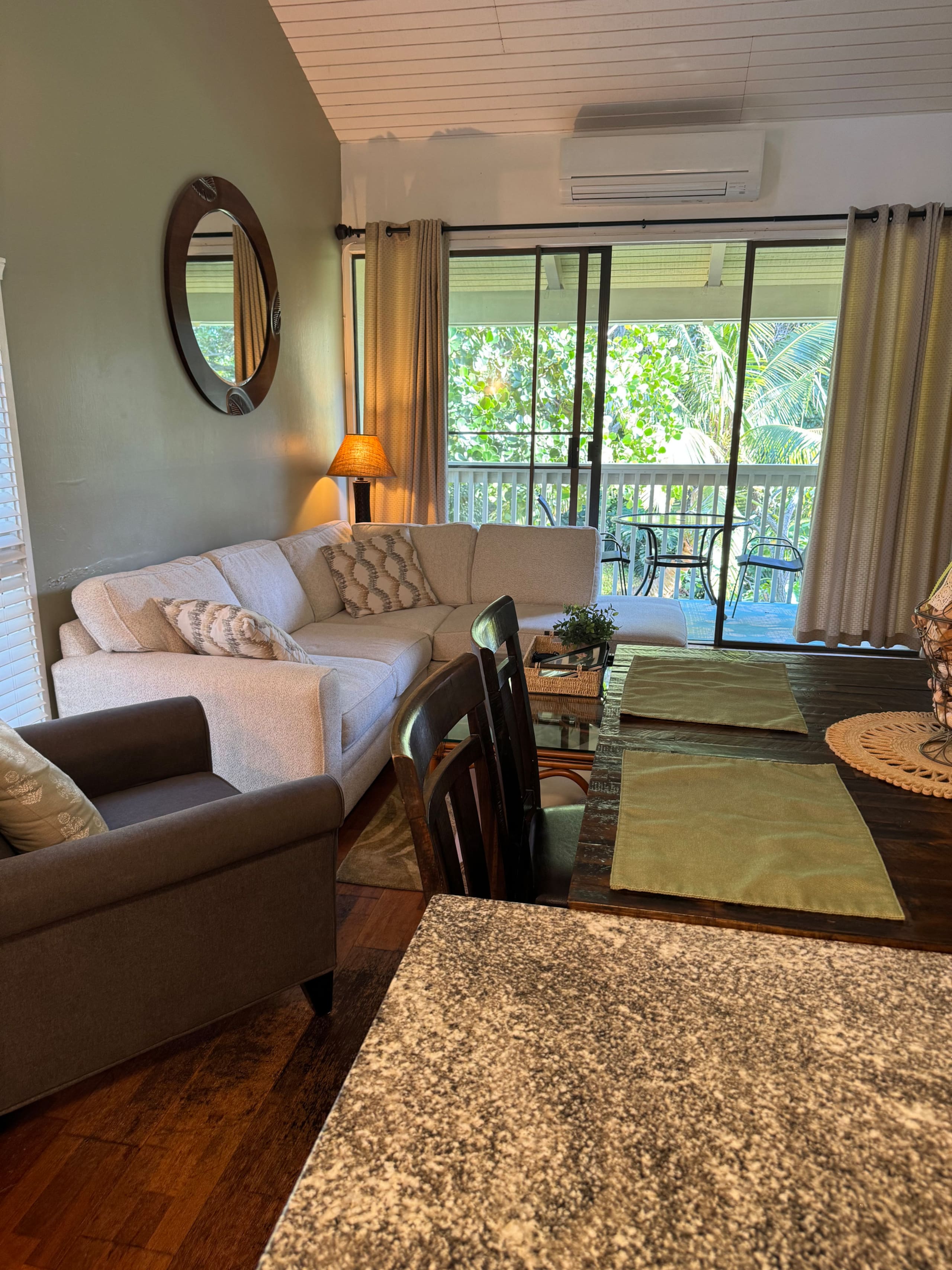 Condo in Kahuku · ★4.89 · 2 bedrooms · 4 beds · 1 private bath - Image 70