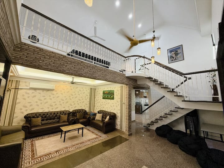 C06 Villa Rinting 1 Double Story Corner Homestay - Pasir Ris