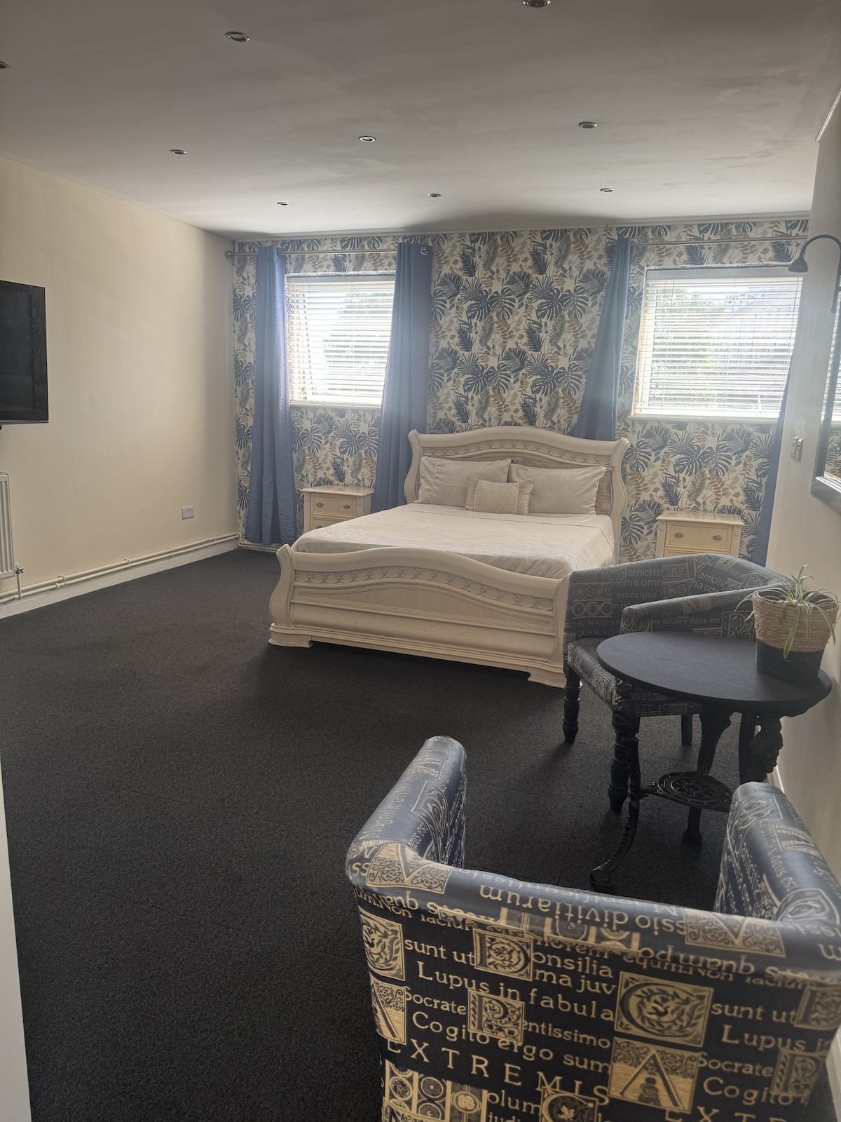 Deluxe King Room
