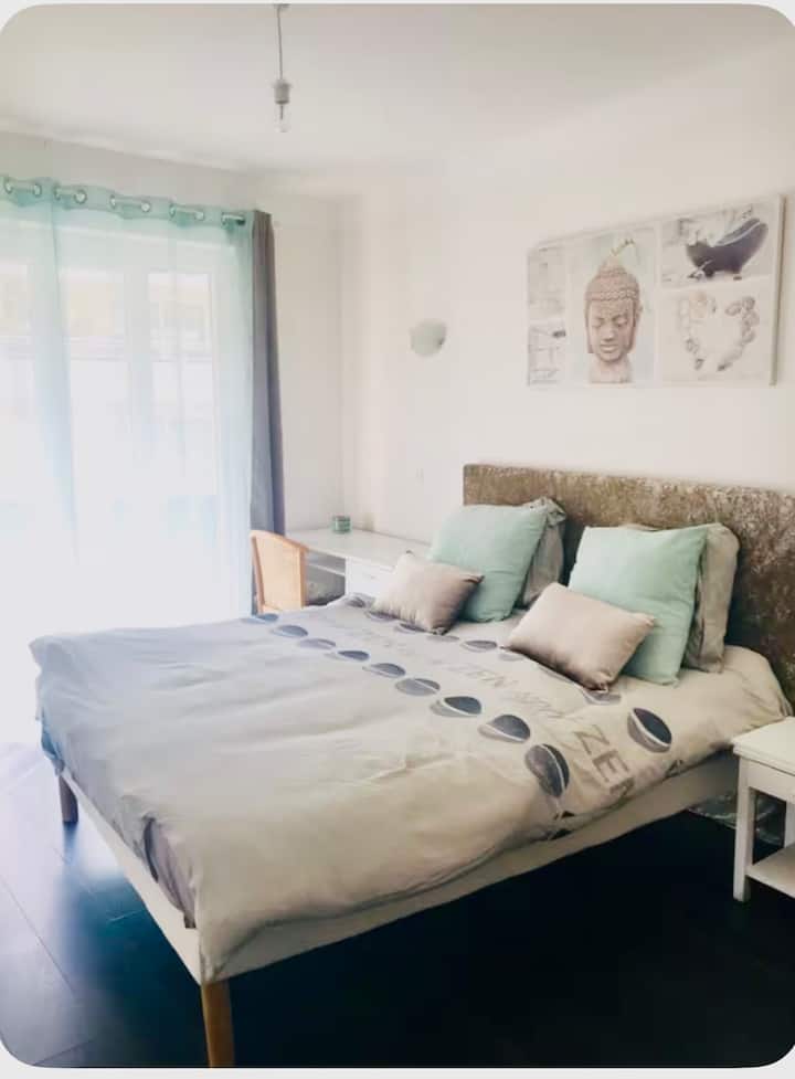 Chambre Pour 2 Exclusivement Pour Femmes - Beaulieu-sur-Mer