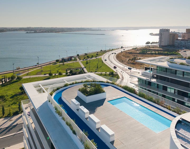 Sky Pool Luxury By Portugal Active - Seixal