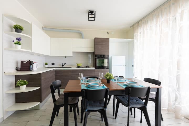 Colorful Home - With Terrace - Sesto San Giovanni