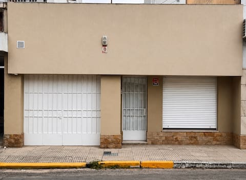 Popular Airbnb listing: Downtown house in Santa Fe. in Departamento La Capital