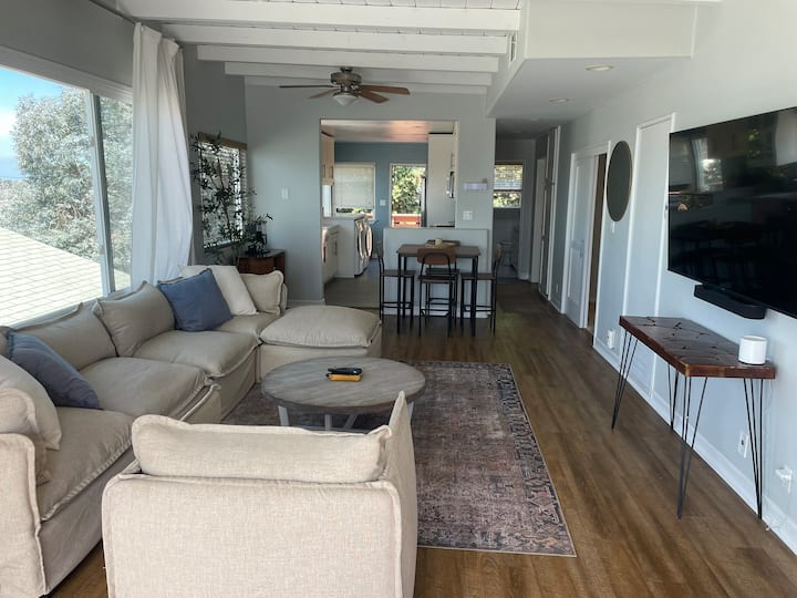 Hermosa Hideaway - Upper Floor Apt. Ocean View - Hermosa Beach, CA
