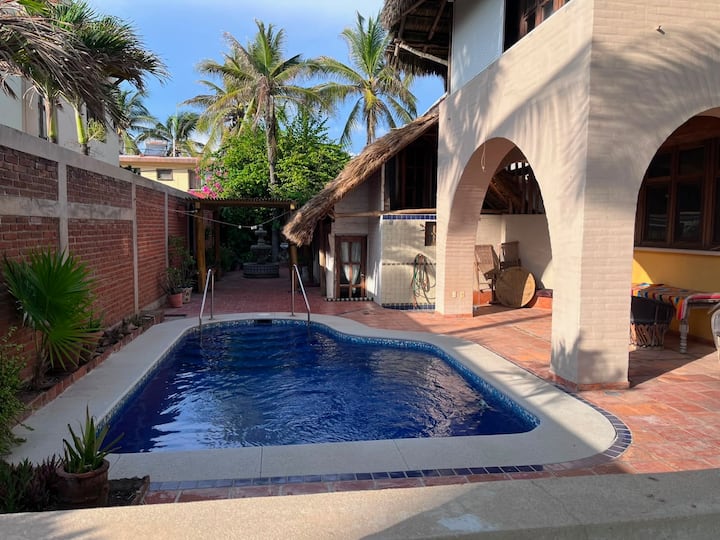 Beachfront Melaque Home With Pool & Casita - México