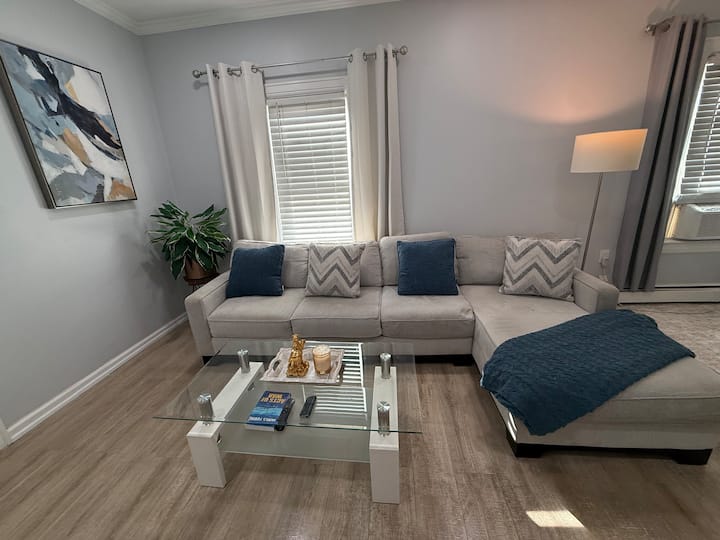 Beautiful Modern 2-bedroom Apartment - Queens