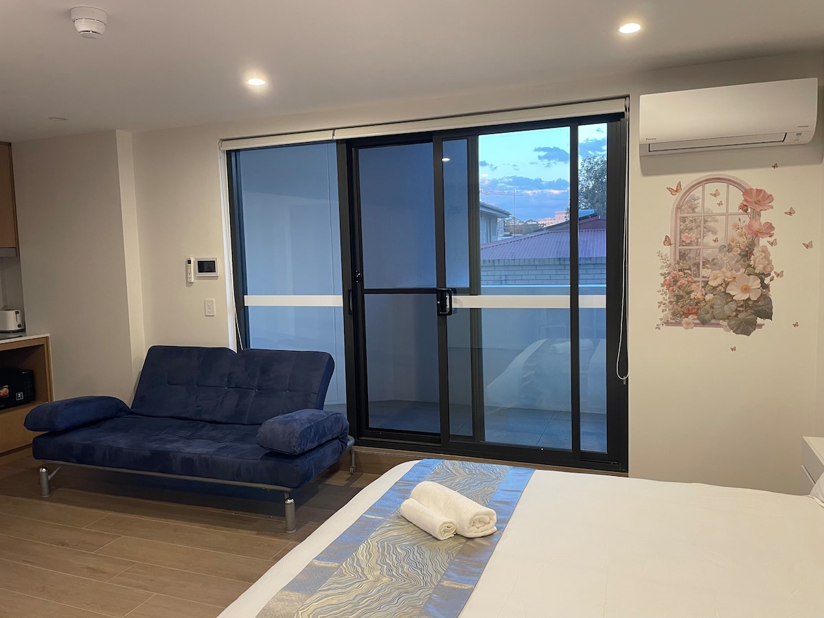 Ashfield New spacious entire place for you3 109