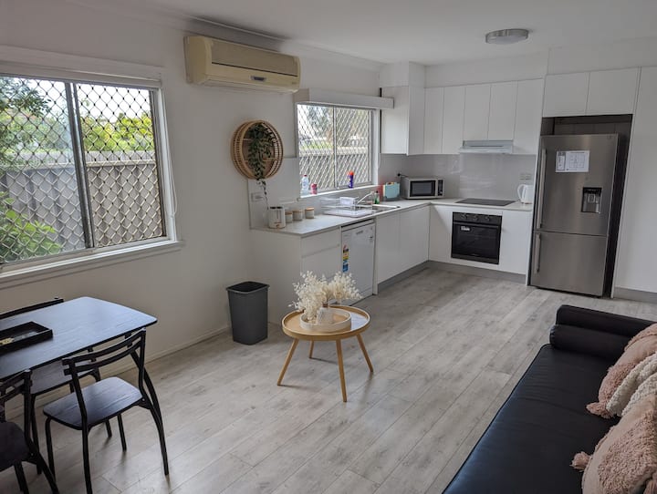Kozyguru | Fairfield | 3 Bed House & Free Parking - Fairfield