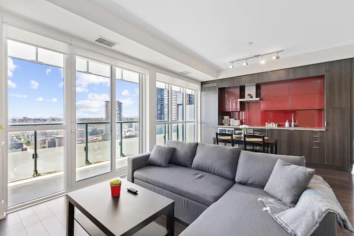 Deluxe Lakeview Family Suite W/parking - Toronto