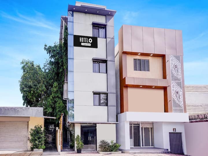 Family Rooms With King Bed Hotel Kalpadeep Inn - Shirdi