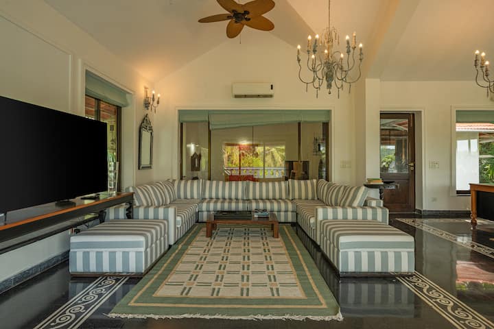 Living room image 2