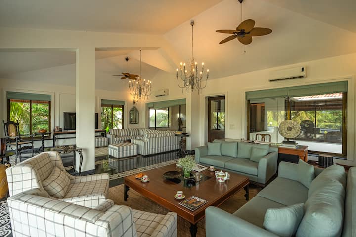 Living room image 3