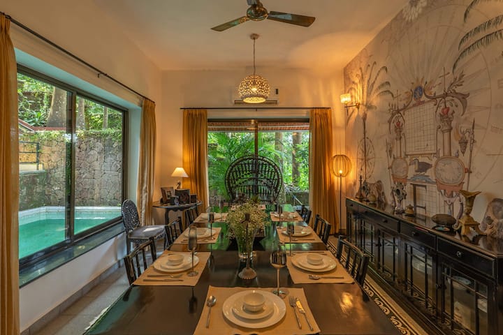 Dining area image 1