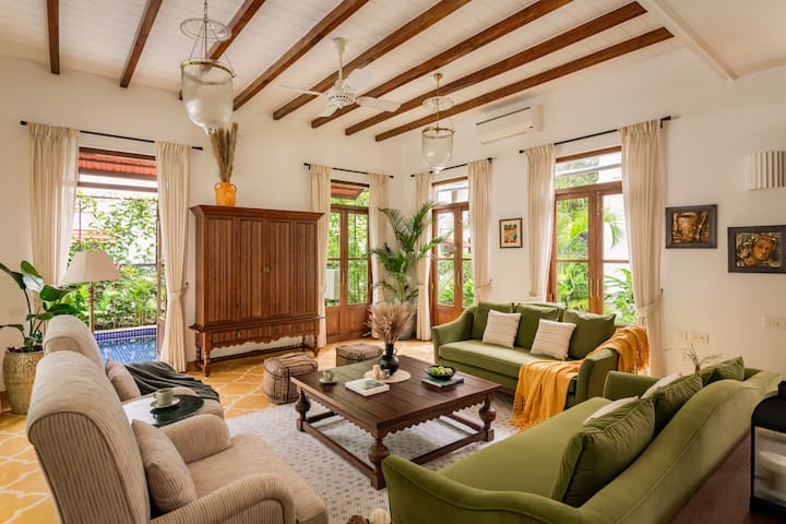 Living room image 4