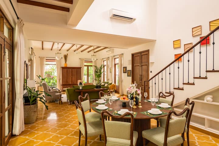 Dining area image 2
