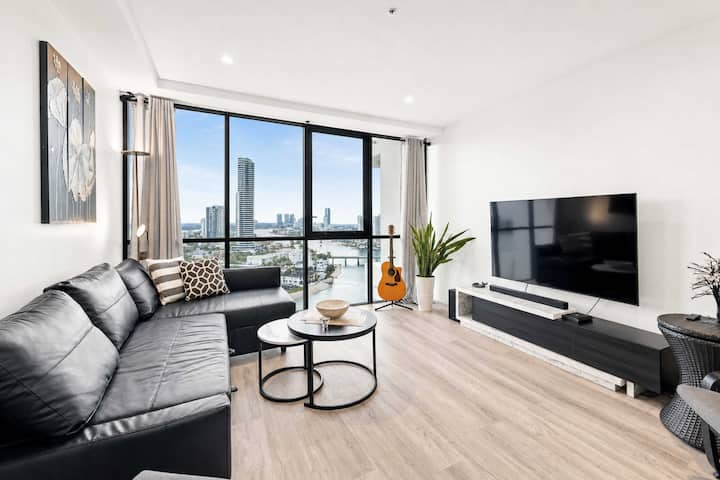 Level 15 River View 1br | Pool, Spa, Parking - Gold Coast