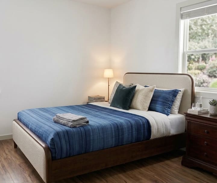 Modern Luxury Room Near Downtown - Beaverton, OR