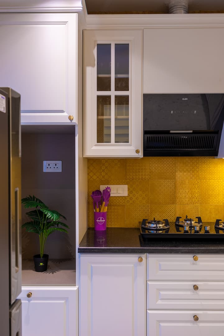 Full kitchen image 2