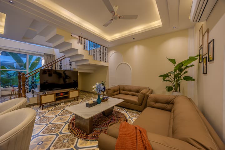 Living room image 6