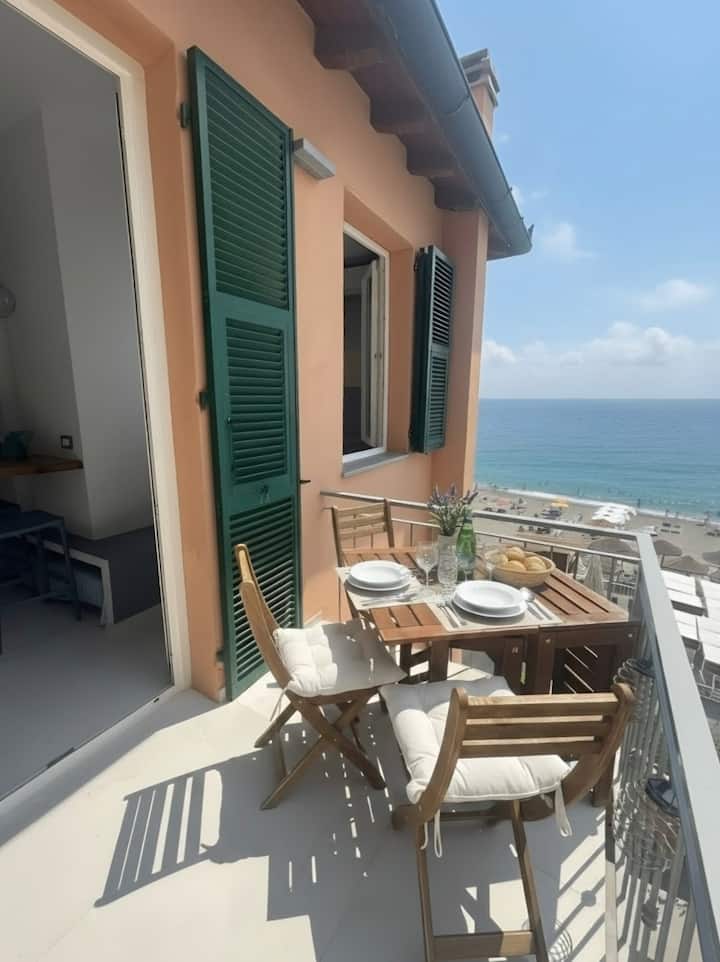 Starfish Room - Frontemare Con Balcone E Vista - Noli