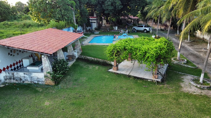 Sítio Em Tapera, Aquiraz Com 5 Quartos E Piscina - Fortaleza