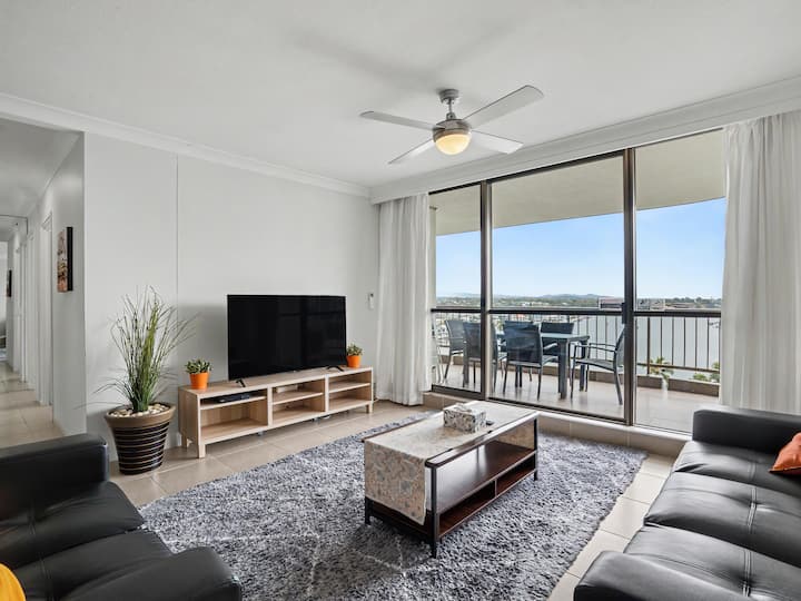 Stunning River & Skyline Views | Surfers Paradise - Surfers Paradise