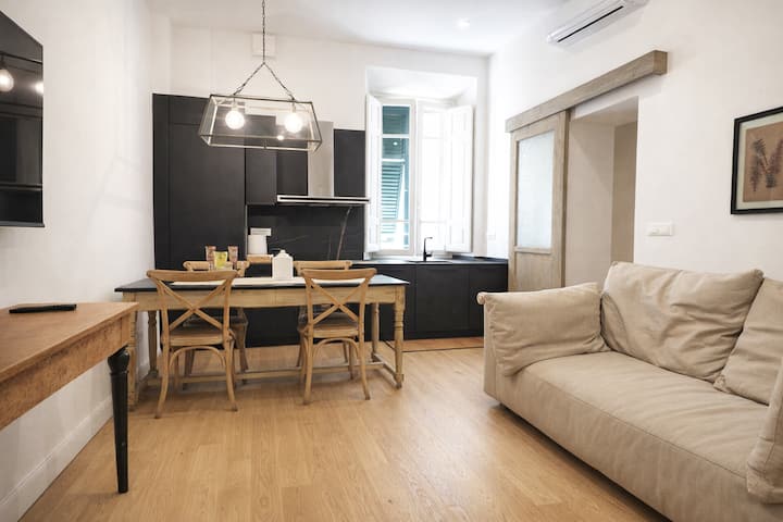 Elegante Appartamento Nel Cuore Di Livorno - Livorno