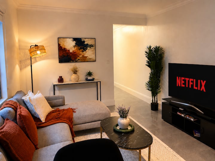 Redfern Retreat | Spacious 3 Br City Home - Moore Park