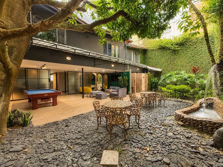 Full Hotel In Laureles, Medellín With Breakfast - Medellín, Colombia
