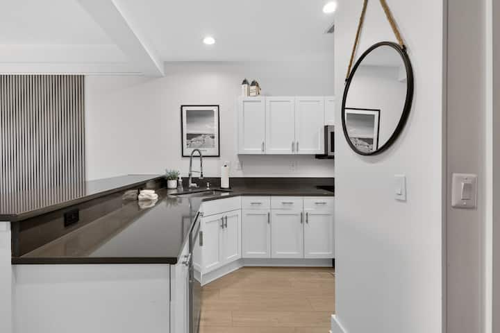 Charming 2br Maritime Suite In Bay Harbor - Petoskey, MI