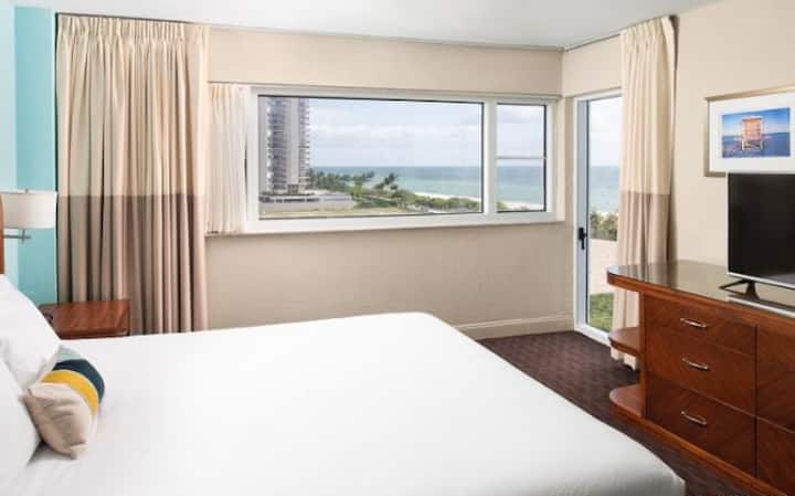 Miami Beach Oceanfront With Ocean View, Pool + Spa - Miami Beach, FL