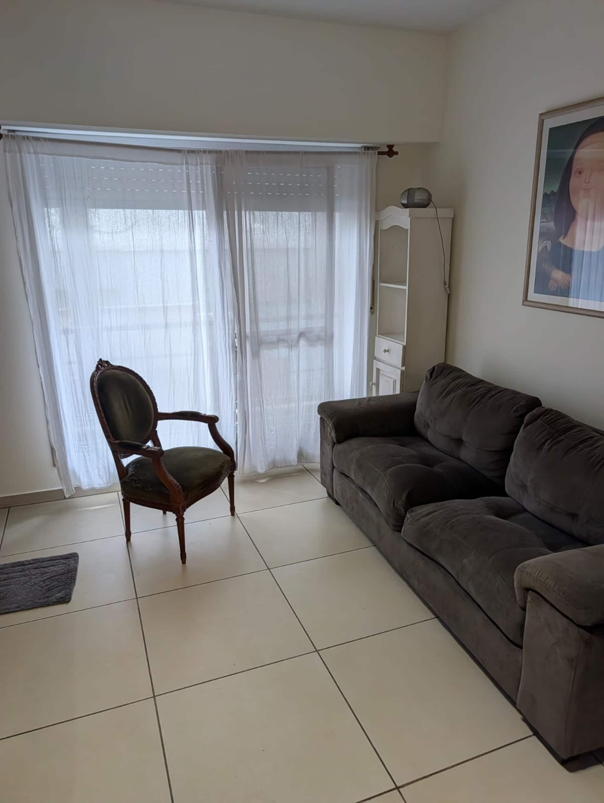Studio con cocina integrada
