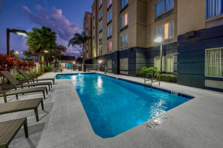 Four Double Rooms | 1 Mile To Premium Outlets - Orlando