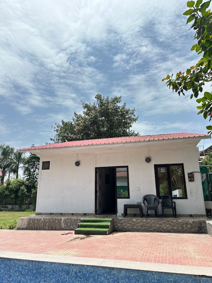 Book_your_luxestay With Us On Ig - Faridabad