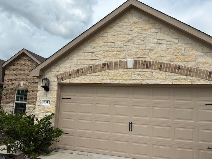 Welcome To Our Spacious Four-bedroom Getaway! Ups - Katy, TX