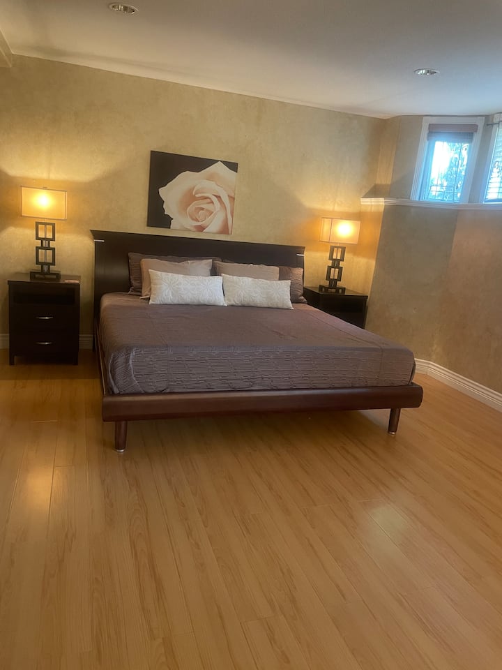 Huge Ground Level Unit With Private Entrance - Coquitlam