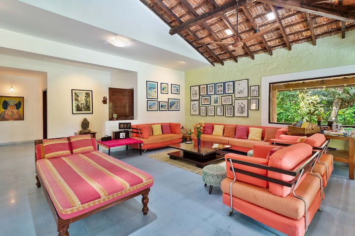 Living room image 1