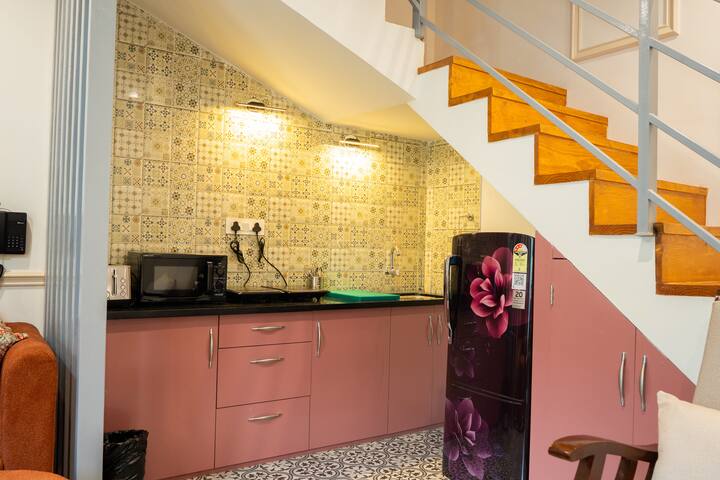 Kitchenette image 2