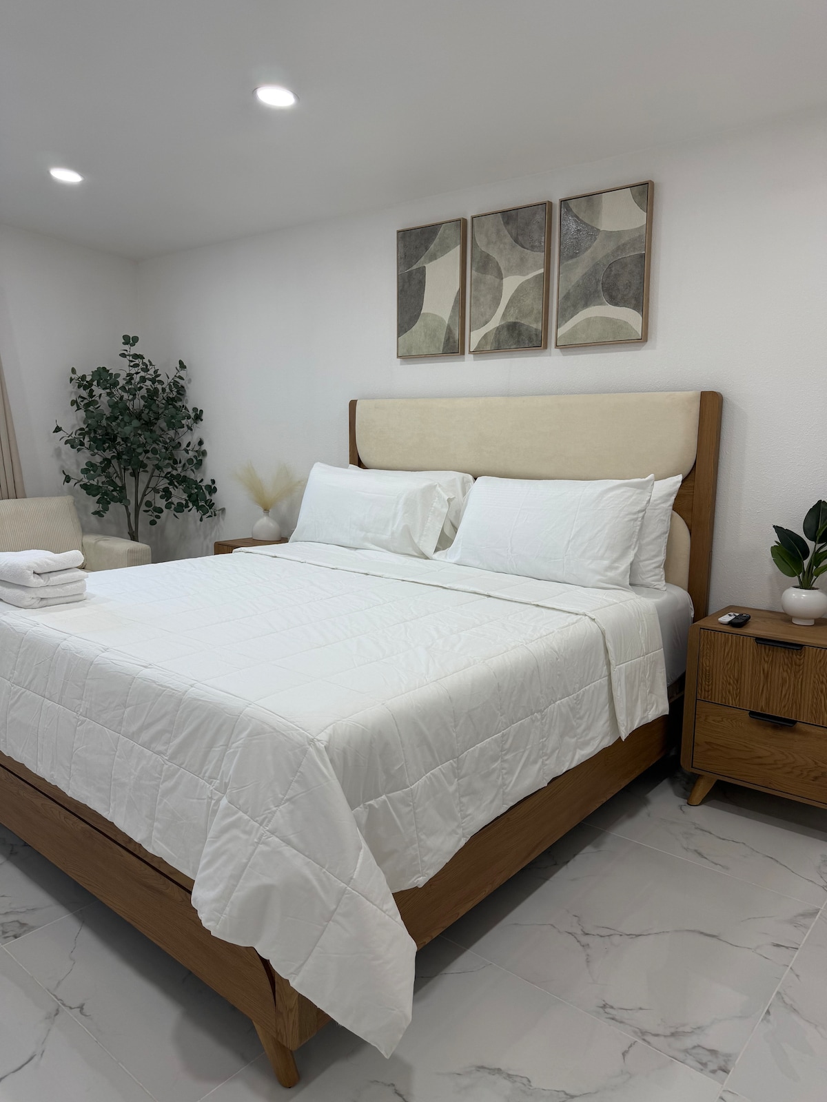 Minimalist Apartment