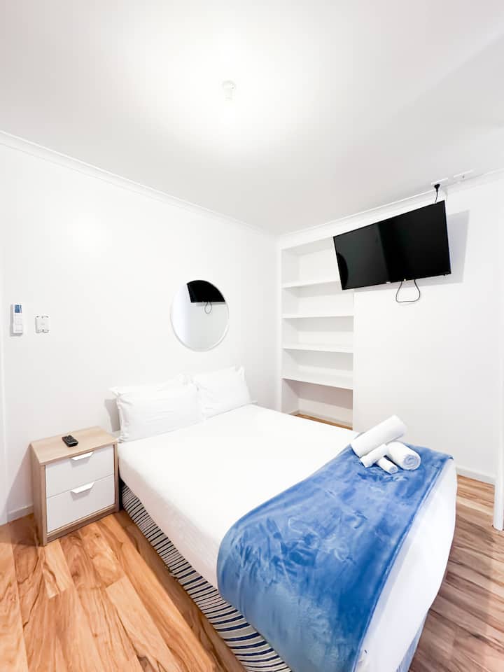 Entire House Group Accommodation - Adelaide