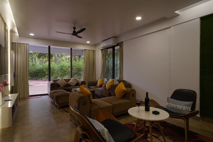 Living room image 6