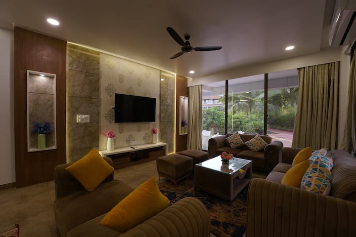 Living room image 4