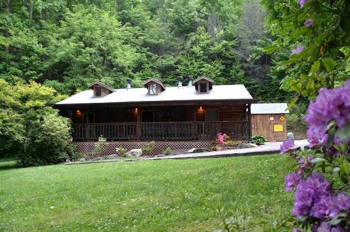 Rustic Family-friendly Log Cabin In The Smoky - Cherokee, NC