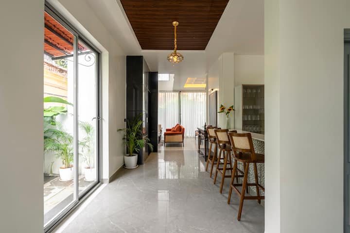 Living room image 6