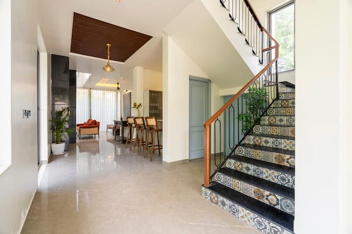 Living room image 8