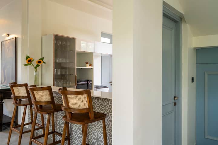 Living room image 7