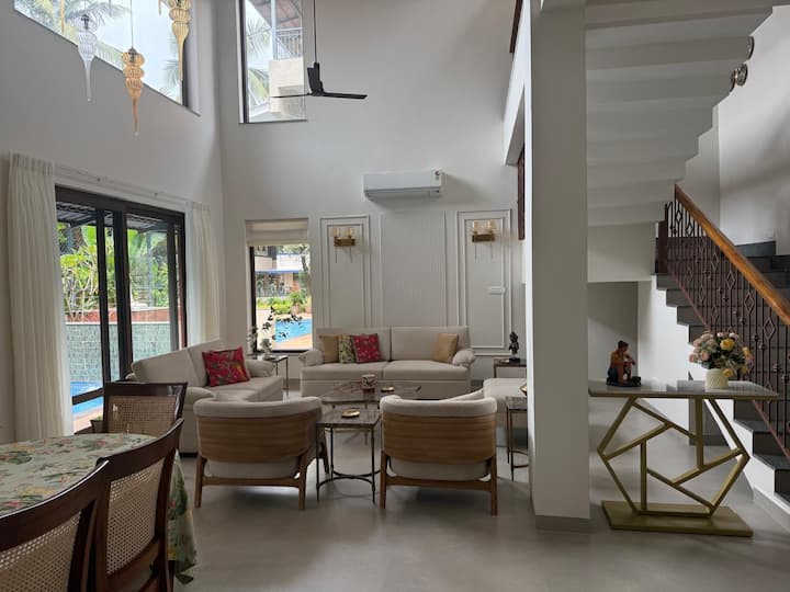 Living room image 1